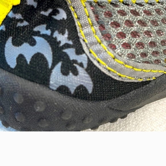 BATMAN UNISEX WATER SWIM SHOES TODDLER BOYS SIZE LARGE (9-10) - Picture 7 of 12